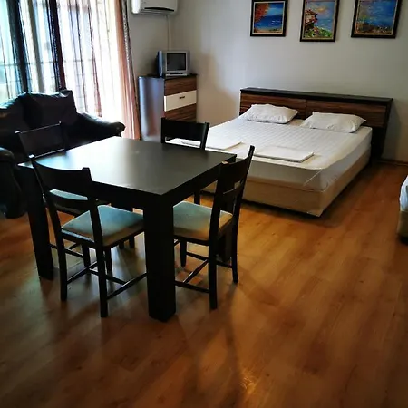 Jelezchevi Guest Primorszko