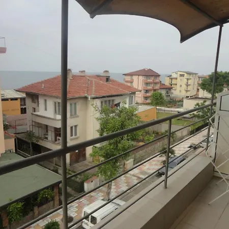 Jelezchevi Guest 2* Primorszko