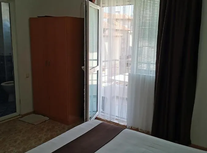 Hotel Jelezchevi Guest Primorsko