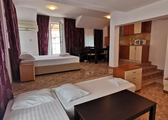 Jelezchevi Guest 2* Primorsko