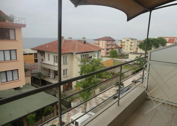 Jelezchevi Guest 2* Primorsko